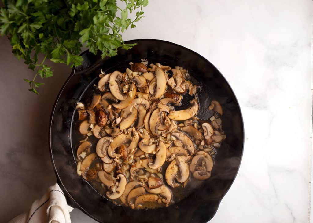 Sauteed mushrooms with garlic and white wine