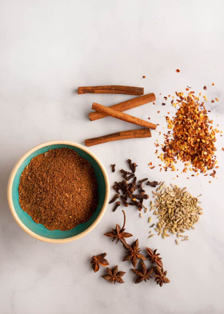 Chinese Five Spice, ground and whole